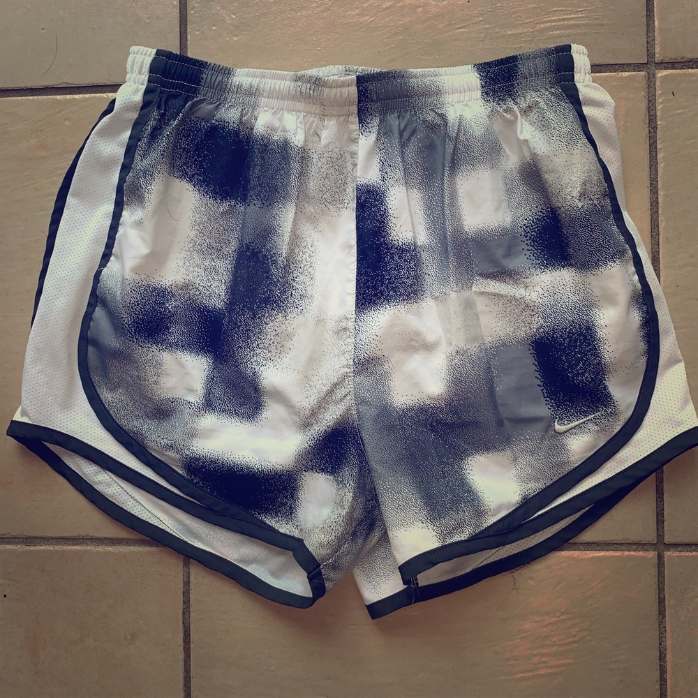 NIKE TEMPO SHORTS XS